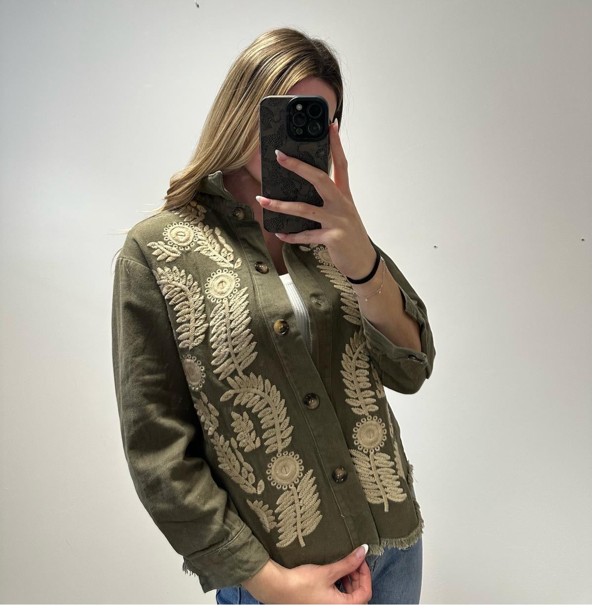 Sobrecamisa Bordada
