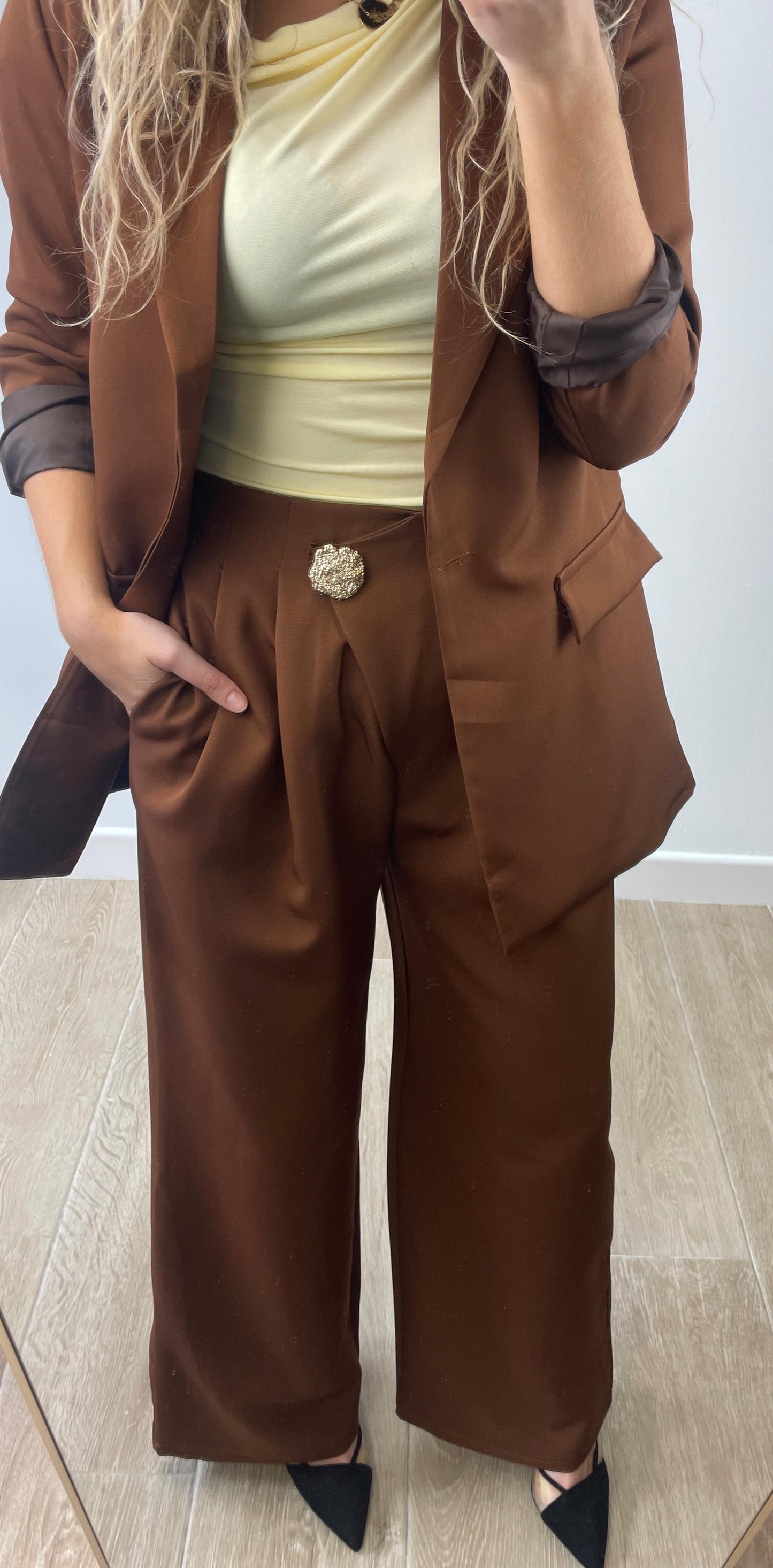 Pantalón Broche dorado
