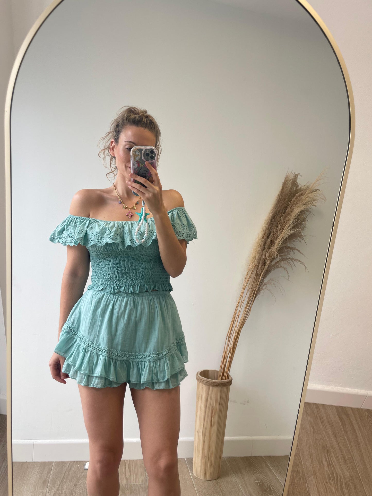 Pantalón efecto falda