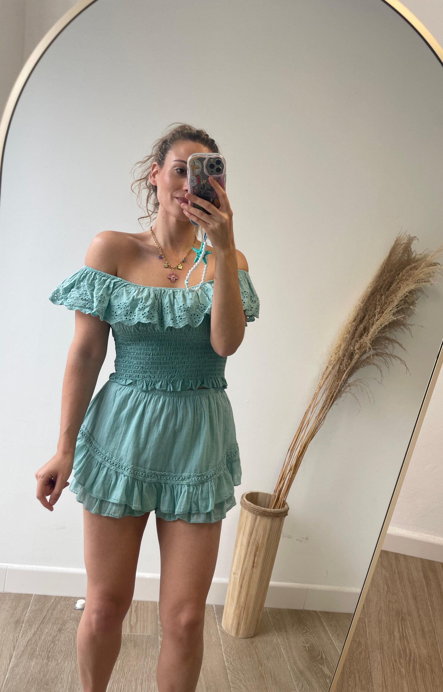 Pantalón efecto falda