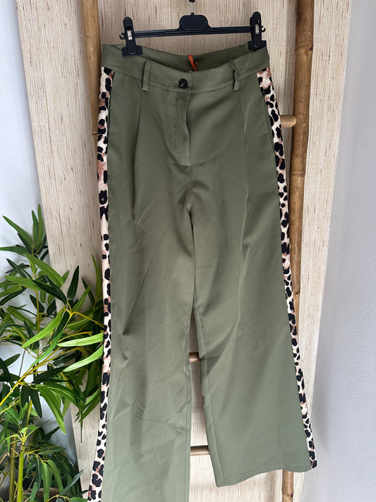 Pantalón leopardo